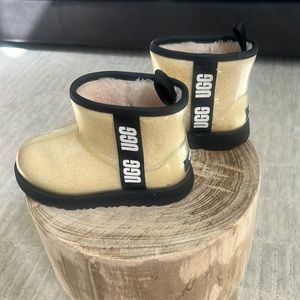 Girls clear/ waterproof UGG boots